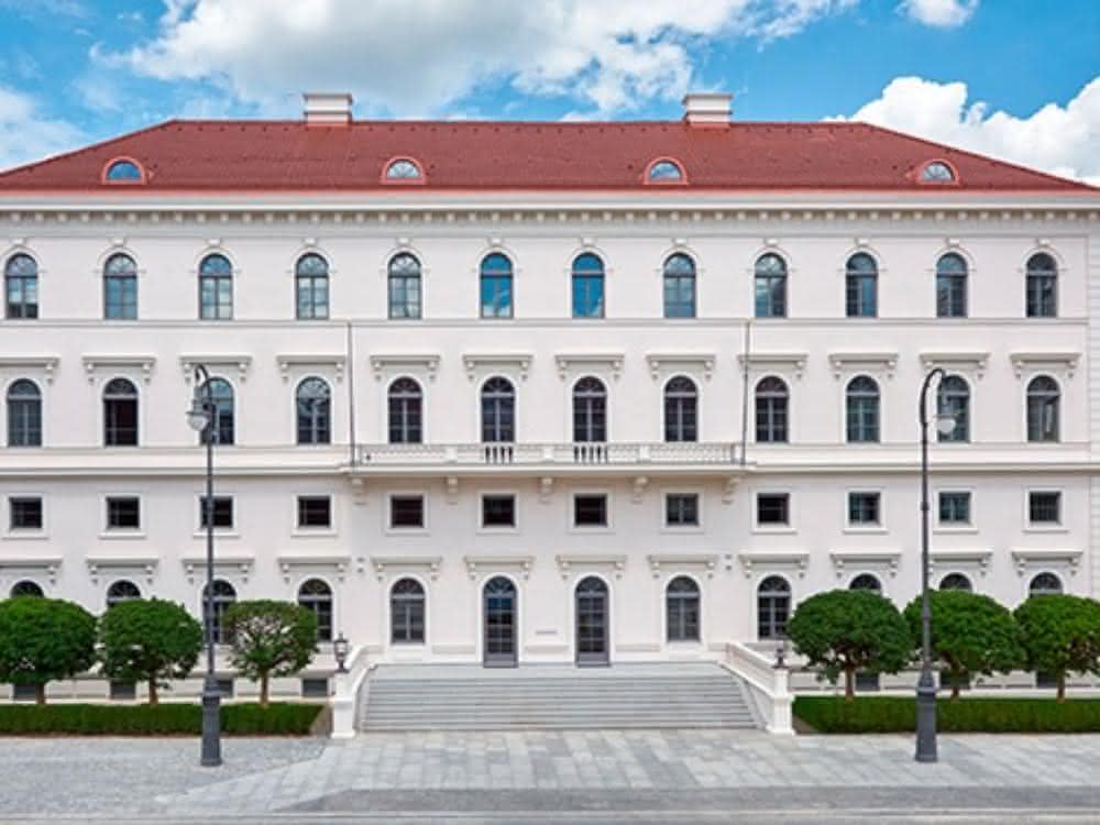 Die Siemens-Konzernzentrale in München Die Siemens-Konzernzentrale in München