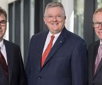 VDMA-Hauptgeschäftsführung (v.l.): Hartmut Rauen, Thilo Brodtmann und Dr. Ralph Wiechers VDMA-Hauptgeschäftsführung (v.l.): Hartmut Rauen, Thilo Brodtmann und Dr. Ralph Wiechers