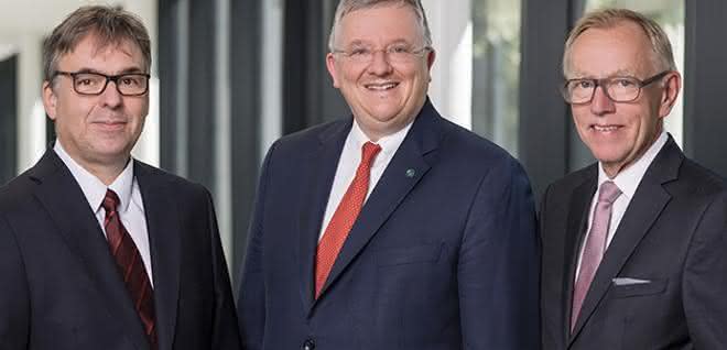 VDMA-Hauptgeschäftsführung (v.l.): Hartmut Rauen, Thilo Brodtmann und Dr. Ralph Wiechers VDMA-Hauptgeschäftsführung (v.l.): Hartmut Rauen, Thilo Brodtmann und Dr. Ralph Wiechers