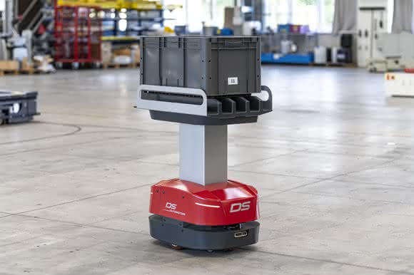AMR: Compact with smart load transfer