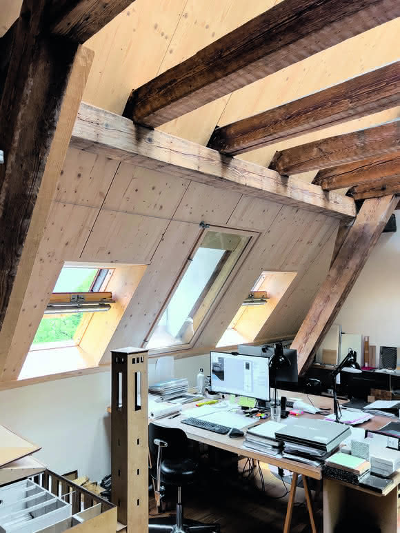 Belichtung: Dachfenster für das Pfarrhaus Elisabethen