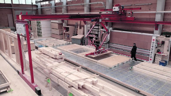 Effiziente Fertigung: Maschinenpark für Holzrahmenbau