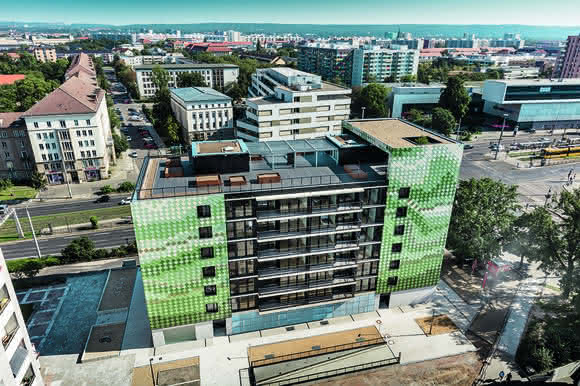 Metallfassade: Prefa Aluminium-Rauten für Wohn- und Geschäftshaus in Dresden