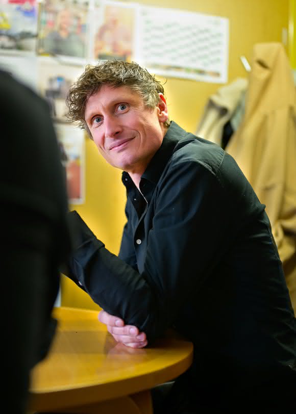 Stefan Ufertinger:: Wie echtes Lob                    Beziehungen auf  der Baustelle stärkt