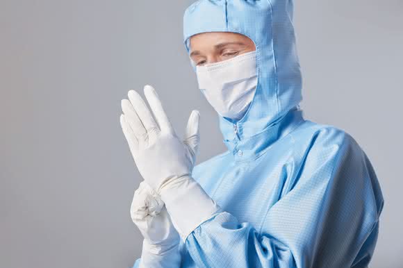 Spezielle Reinigung mit Prüfungen: Reinraumbekleidung im Service Spezielle Reinigung mit Prüfungen: Reinraumbekleidung im Service
