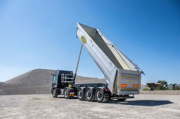 Baugewerbe Produkte des Jahres 2026 Kategorie Nutzfahrzeuge: Meiller Kipper Kippsattel Grandload P3-76 Baugewerbe Produkte des Jahres 2026 Kategorie Nutzfahrzeuge: Meiller Kipper Kippsattel Grandload P3-76