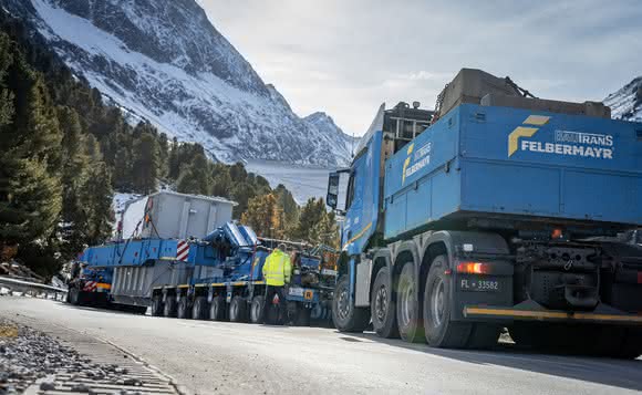Hochalpine Herausforderung: Felbermayr meistert XXL-Transport  in den Alpen