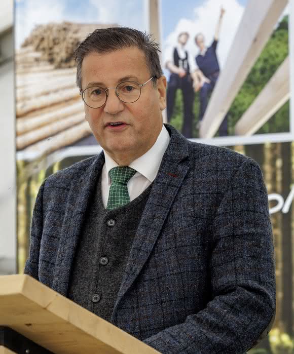 Hallen- und Gewerbebau: Blaulichtzentrum Westhausen - Ein Zentrum für alle Fälle