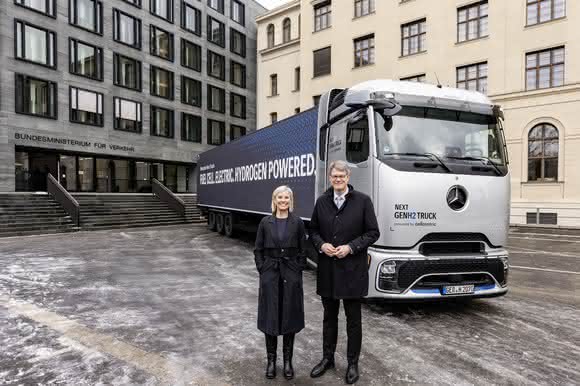 alternative Antriebe: Daimler Truck: Wasserstoff statt Diesel?
