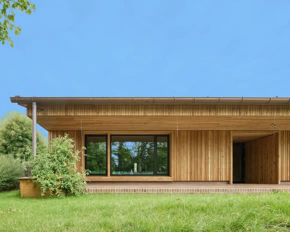 Bildungsbau: Kindergarten - Schutz, Nachhaltigkeit und Tradition