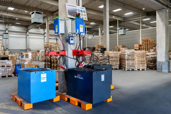 Staplerkomponenten: Lastspitzen reduzieren durch smartes Lademanagement