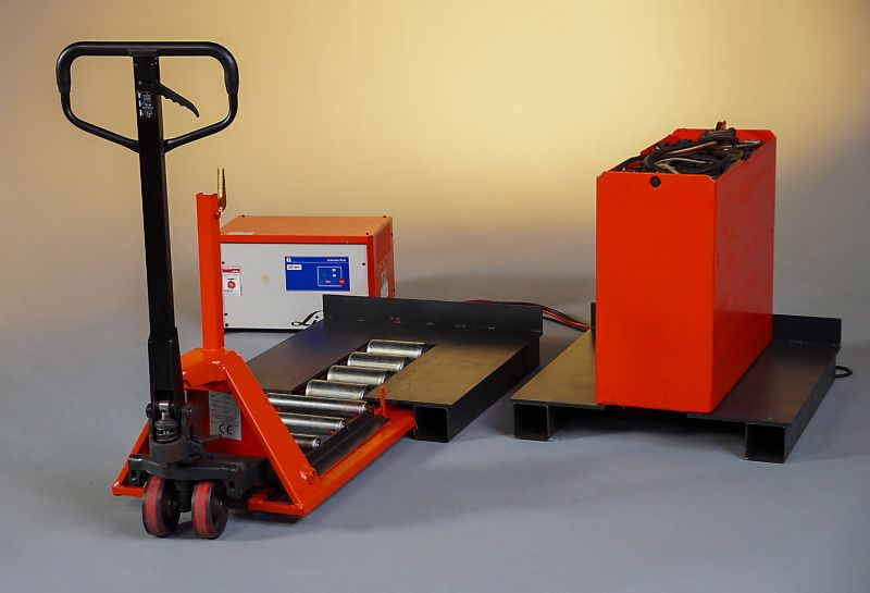 Wirtschaft + Unternehmen: Schöler: Staplerbatterie lässt sich ohne Mühe wechseln